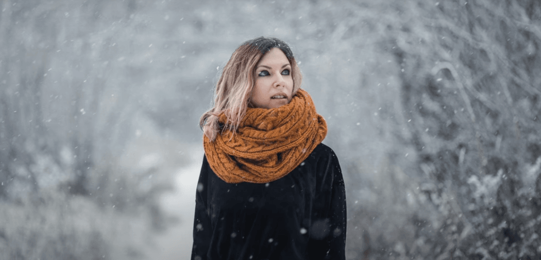 christmas photo ideas_Snowy Outdoor Portrait.png